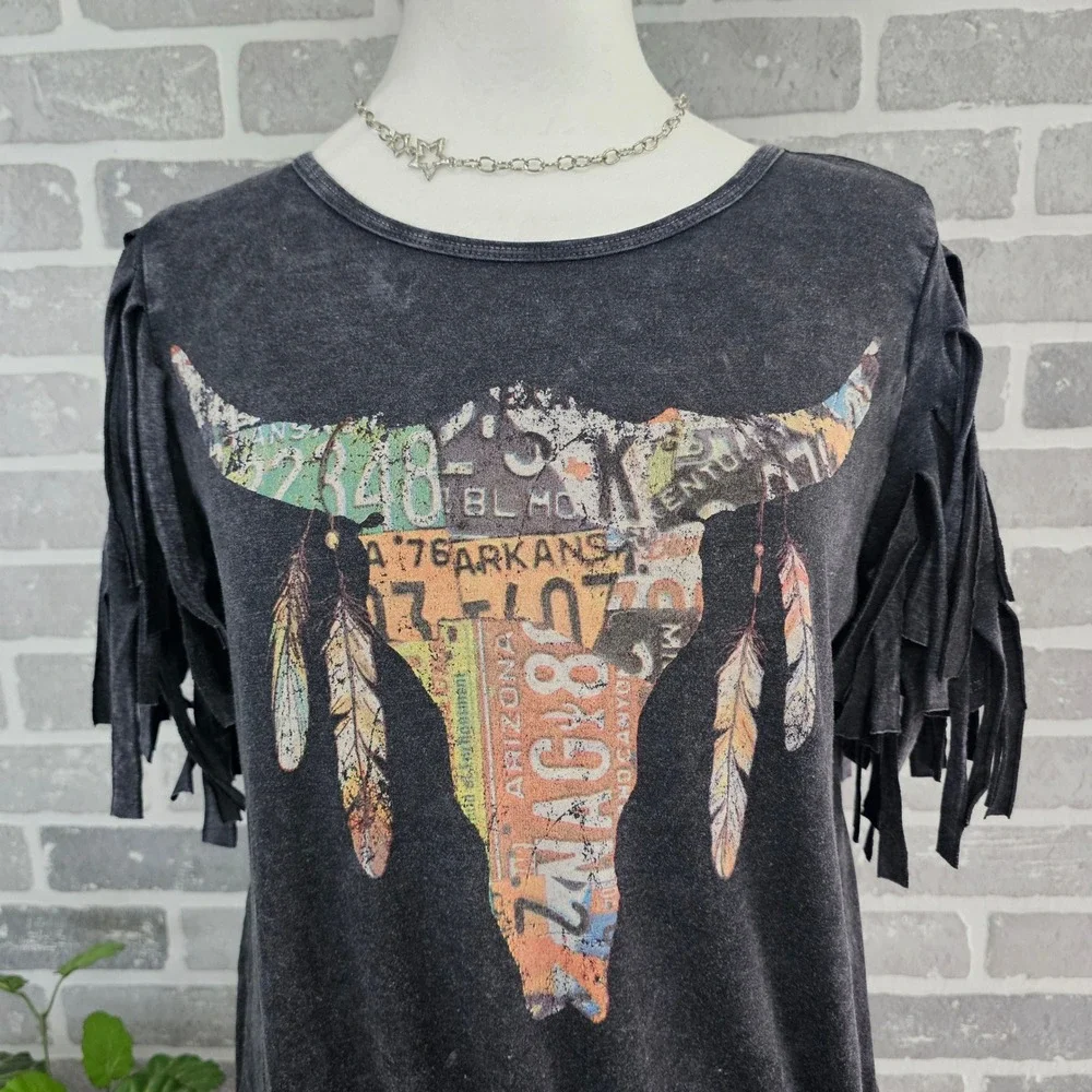 The Party Fringe Sleeve Top Bull License Plate Graphic Sz Small Cowgirl Festival - Picture 3 of 9